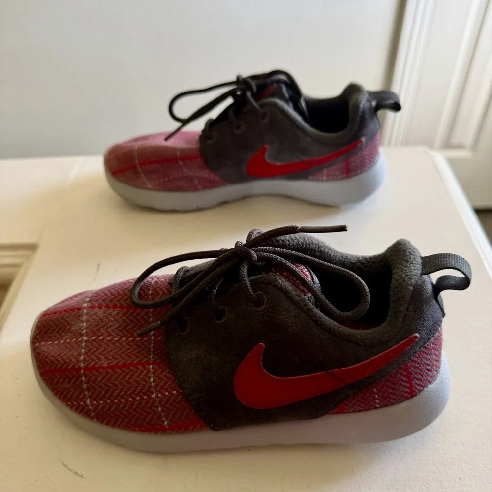 4334 Nike Kids Roshe One SE (PS) Sneakers Anthracite/Gym Red-Wol Size‎ 3Y US